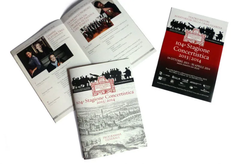 Grafica editoriale brochure teatro Ristori